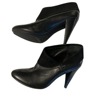 COACH black 4” spike heel booties boots like new 8.5B